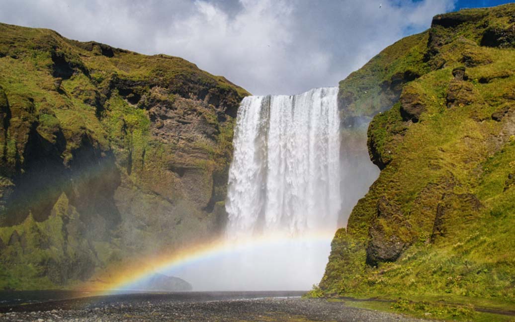 Die Wasserfälle Skogafoss und Seljalandsfoss