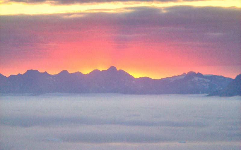 Mitternachtssonne im Ammassalik Fjord