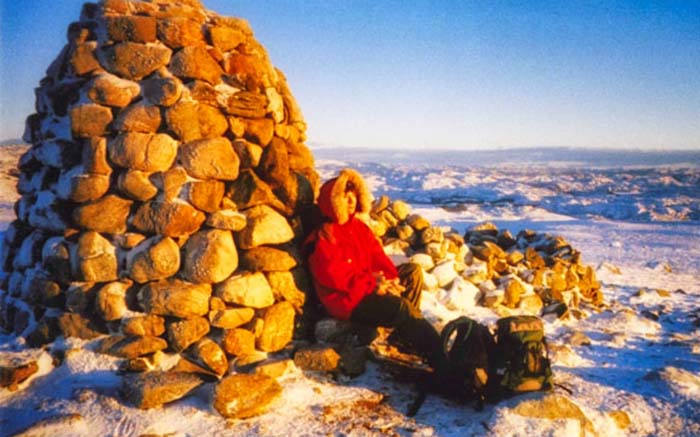 Arktische Abenteuer mit Snowscootern, Hundeschlitten und einer Eishöhle